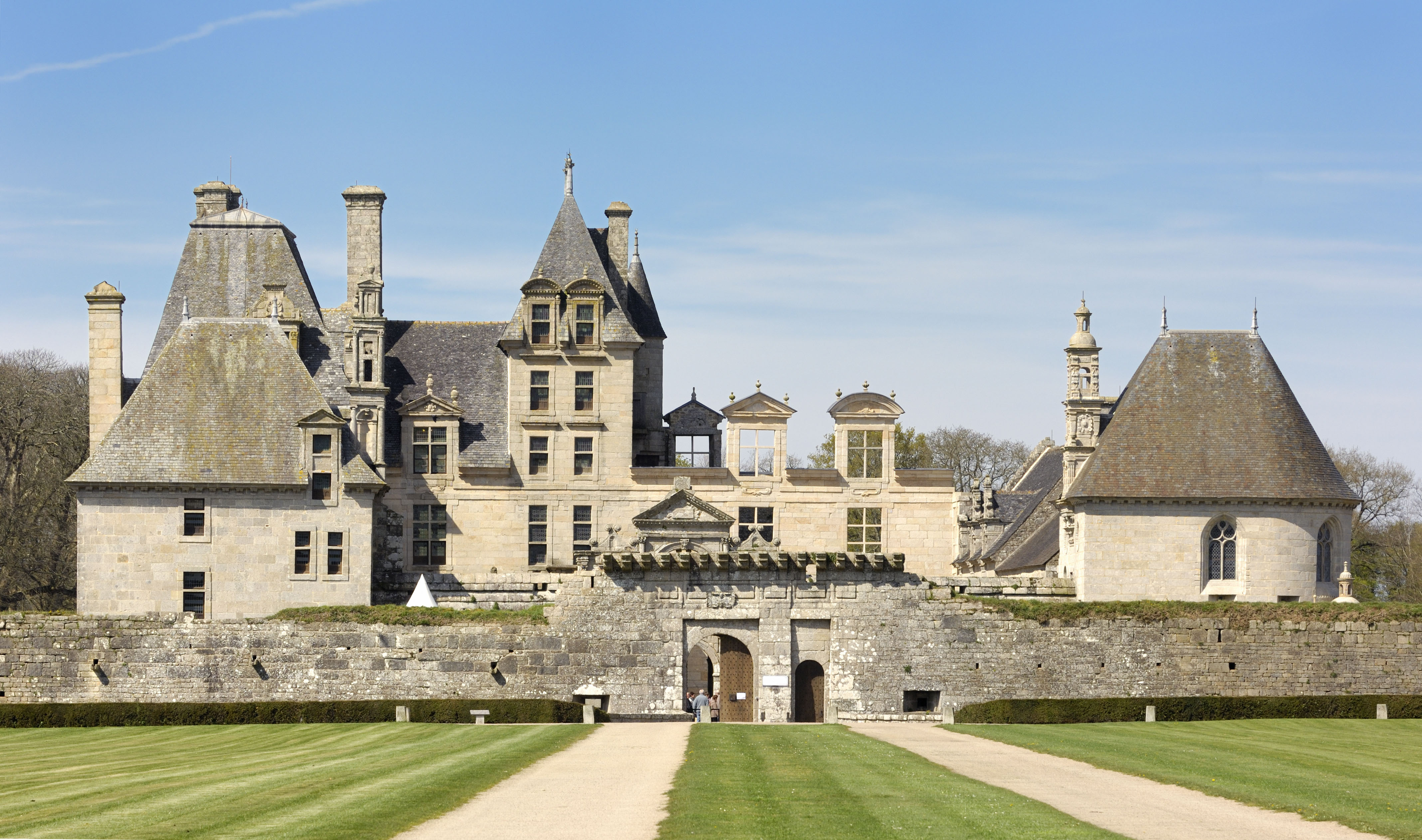 CHEMINS DU PATRIMOINE EN FINISTÈRE : Le Château de Kerjean